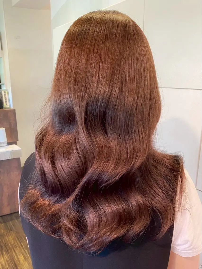 ロング カラー 宮田 眞咲のヘアスタイル