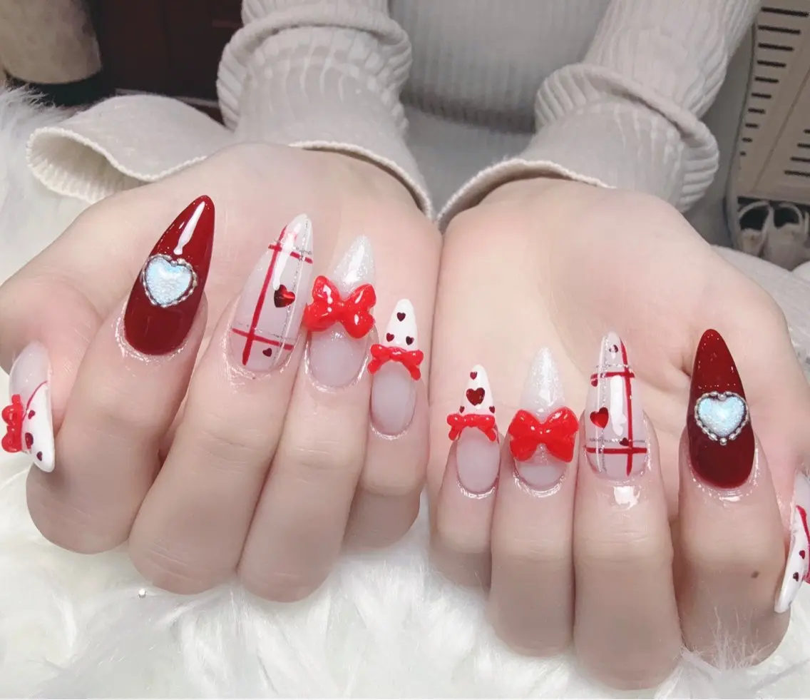 ハンドネイル k.bi nailsalonのネイルデザイン