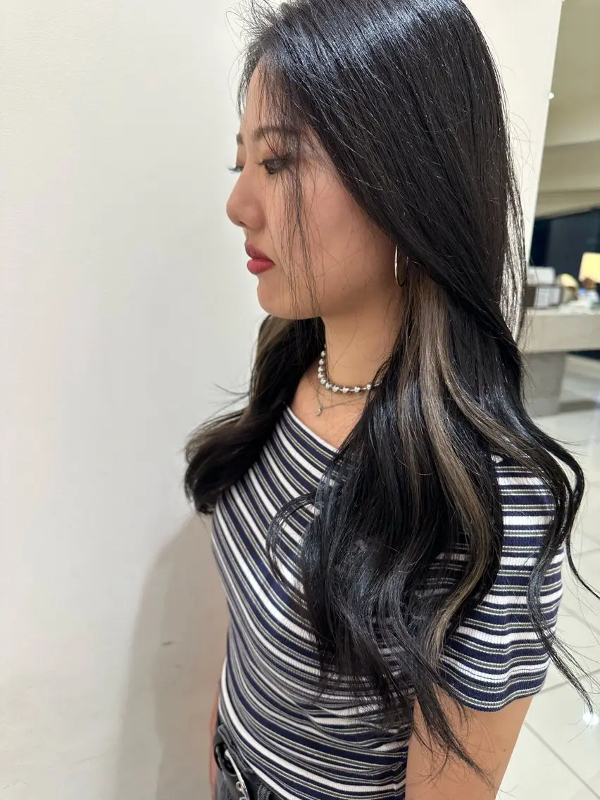 ロング カラー タイトボブ個性派カラ ーAKANEのヘアスタイル