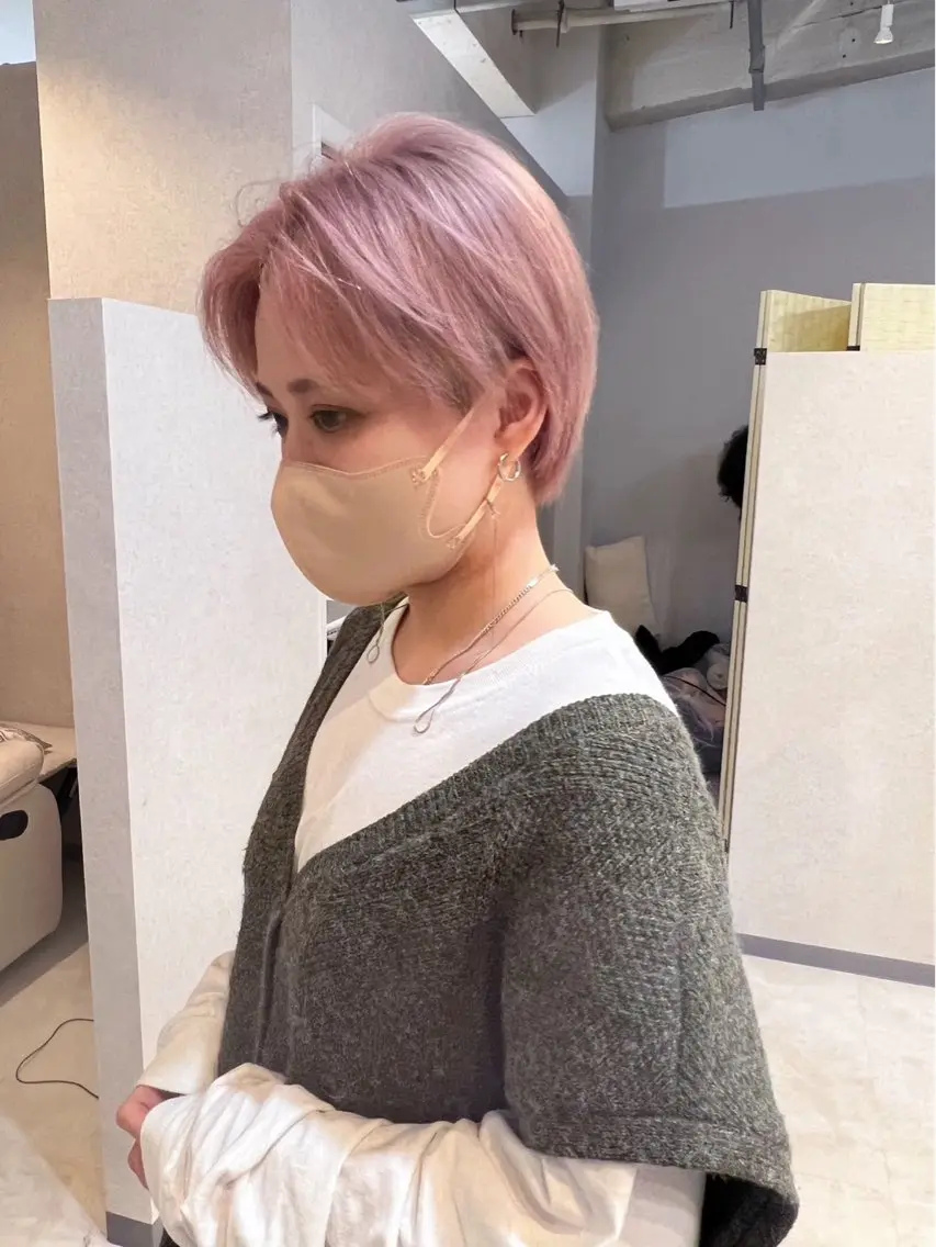 カラー 巣山 友莉のヘアスタイル