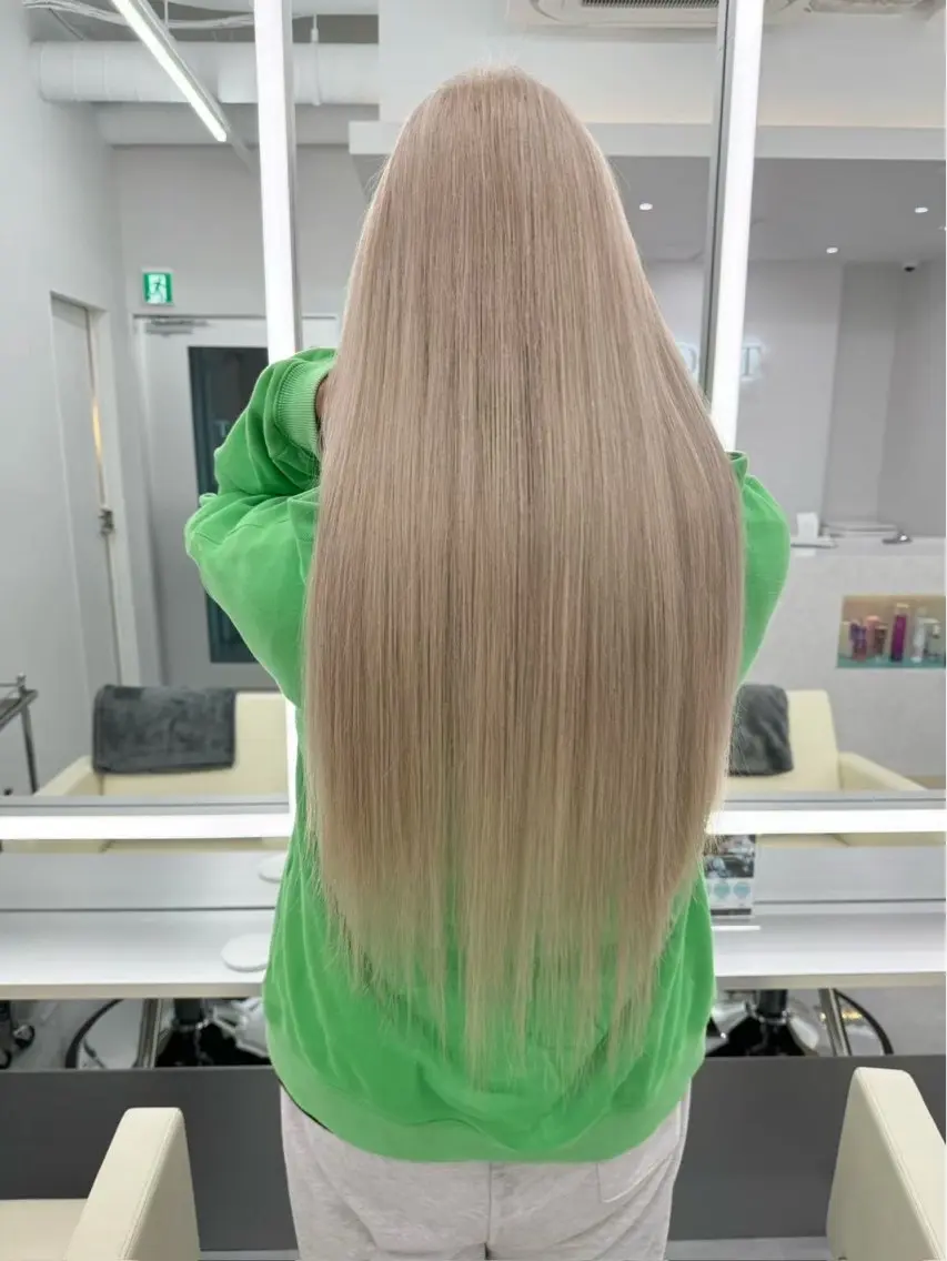 ロング カラー ベージュカラー ダブルカラー ミルクティーベージュ 新宿/艶髪ハイトーン KEIKO🩷のヘアスタイル