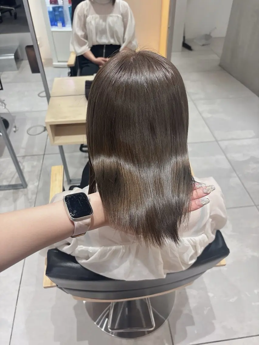 セミロング カラー ヘアカラー ベージュ/グレージュ 🧸あやか/表参道のヘアスタイル