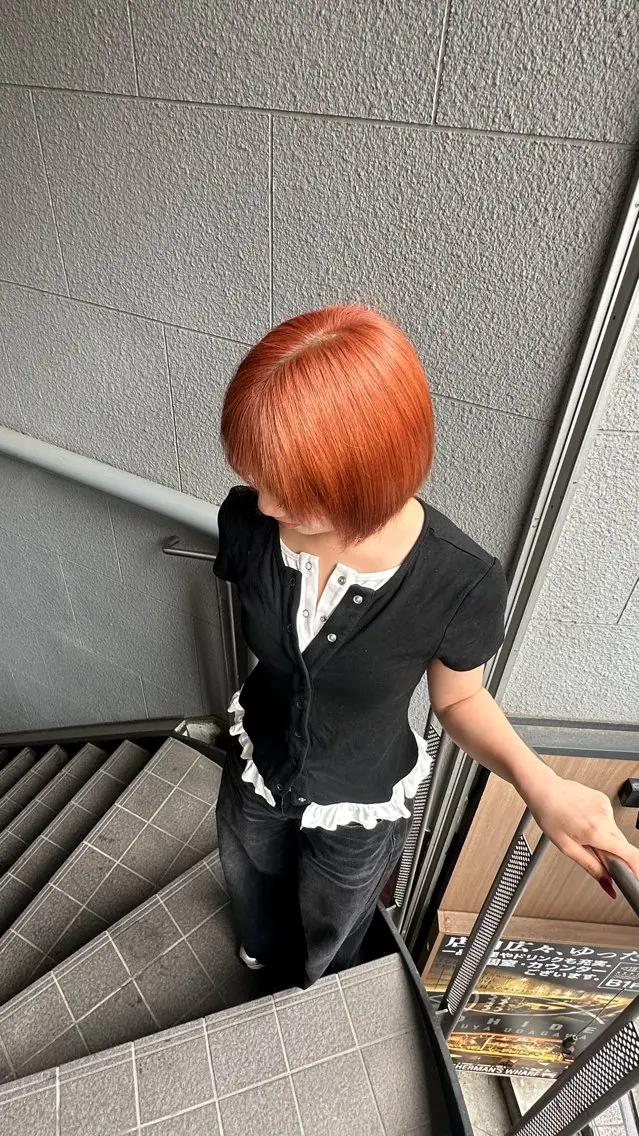 ミディアム カラー オレンジ ヘアカラー 松田 奈々のヘアスタイル