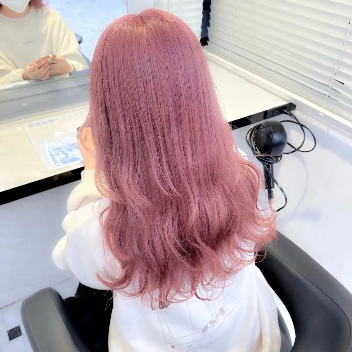 ロング カラー ヘアアレンジ ヘアカラー トリートメント ヘッドスパ ヘアセット ウルフカット×ハイ トーン職人🤍ゆうひのヘアスタイル