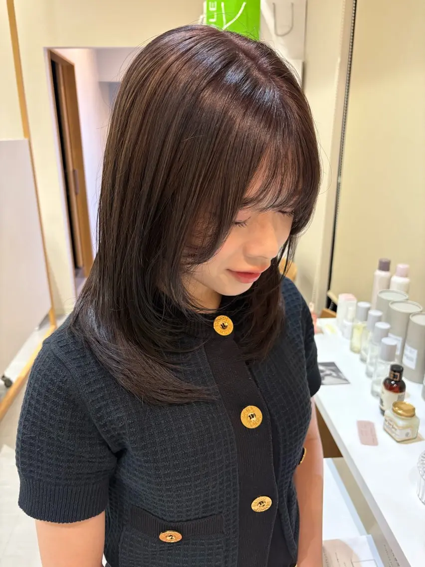ミディアム カラー アッシュ 透明感カラー 顔まわりレイヤー 顔周りカット レイヤーカット カット ヘアカラー トリートメント APARTMENT 学園店/Yumiのヘアスタイル