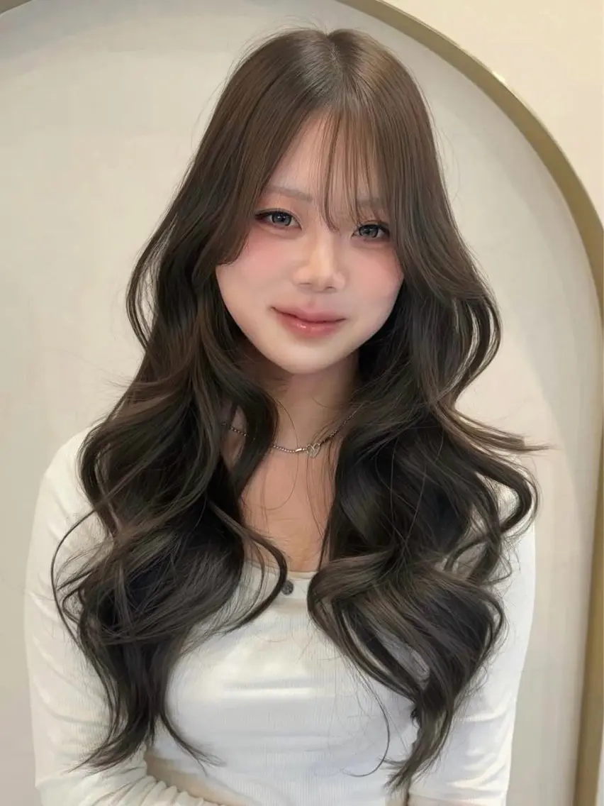 ロング カラー 梅田/透明感カラー ／レイヤー🤍カンのヘアスタイル