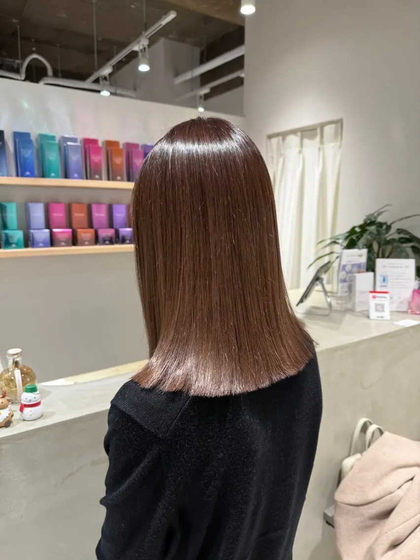 ミディアム カット ヘアカラー トリートメント 新宿🫧髪質改善🫧 艶カラー🫧個室のヘアスタイル