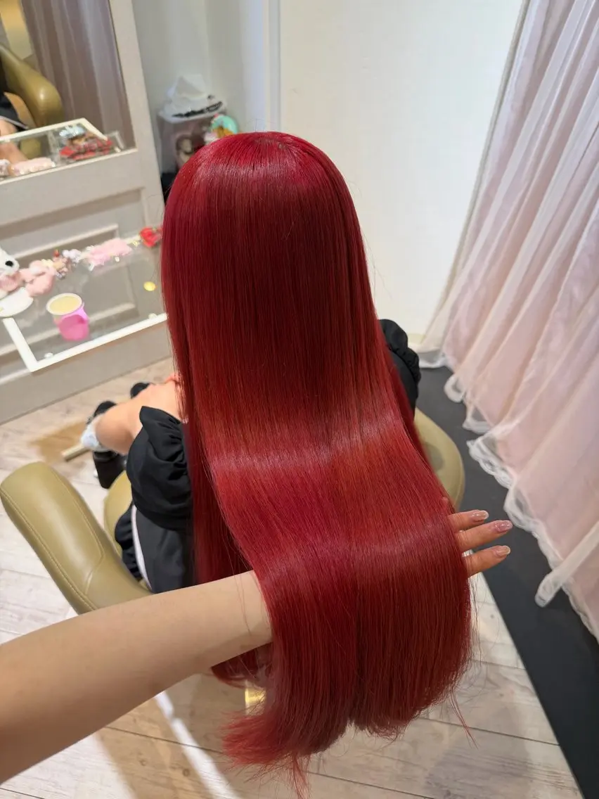 ロング カラー レッドカラー カット ヘアカラー トリートメント ハイトーン/アレンジ かなで⊹ ࣪ ˖⟡のヘアスタイル