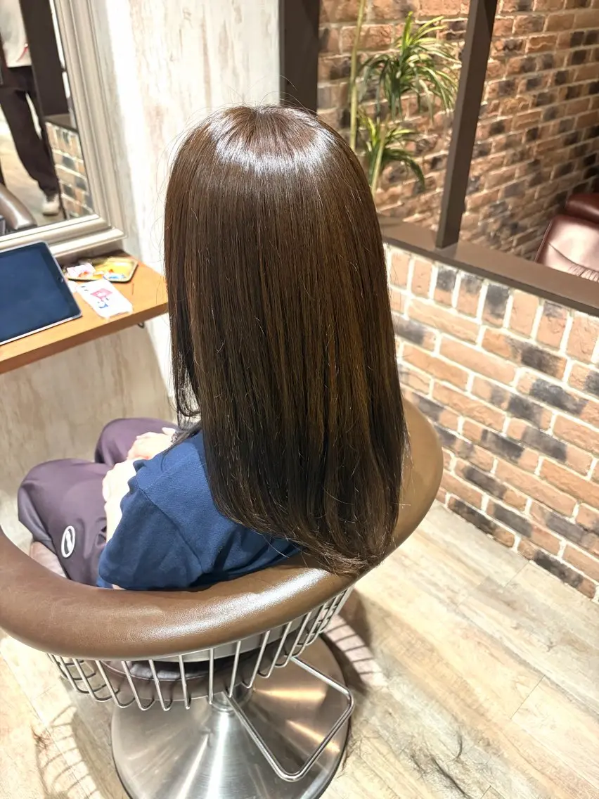 カラー ブラウンカラー のまだ しずくのヘアスタイル