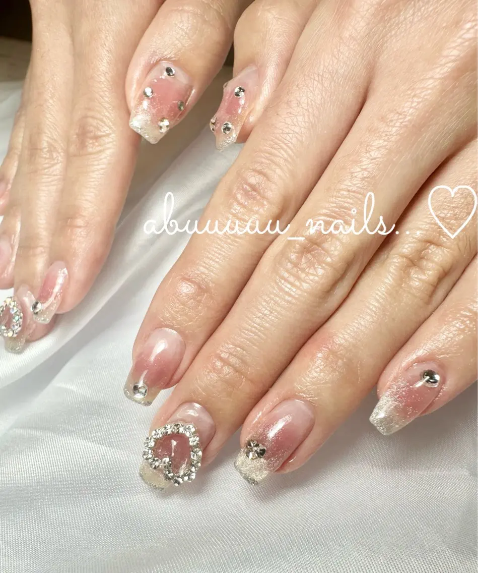 ネイル チークネイル フレンチネイル マグネットネイル マグネットフレンチ ストーンネイル ハンドネイル abuuuuu nailsのネイルデザイン