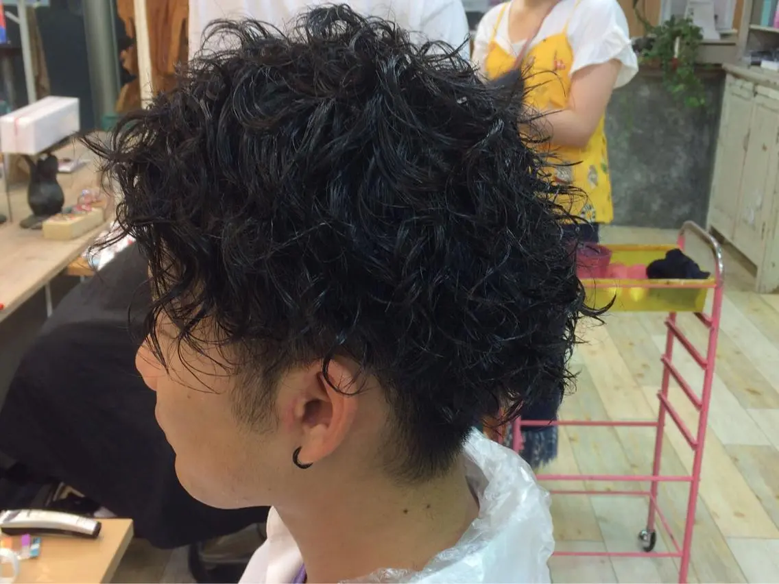 ショート パーマ メンズ 平尾 拓也のヘアスタイル