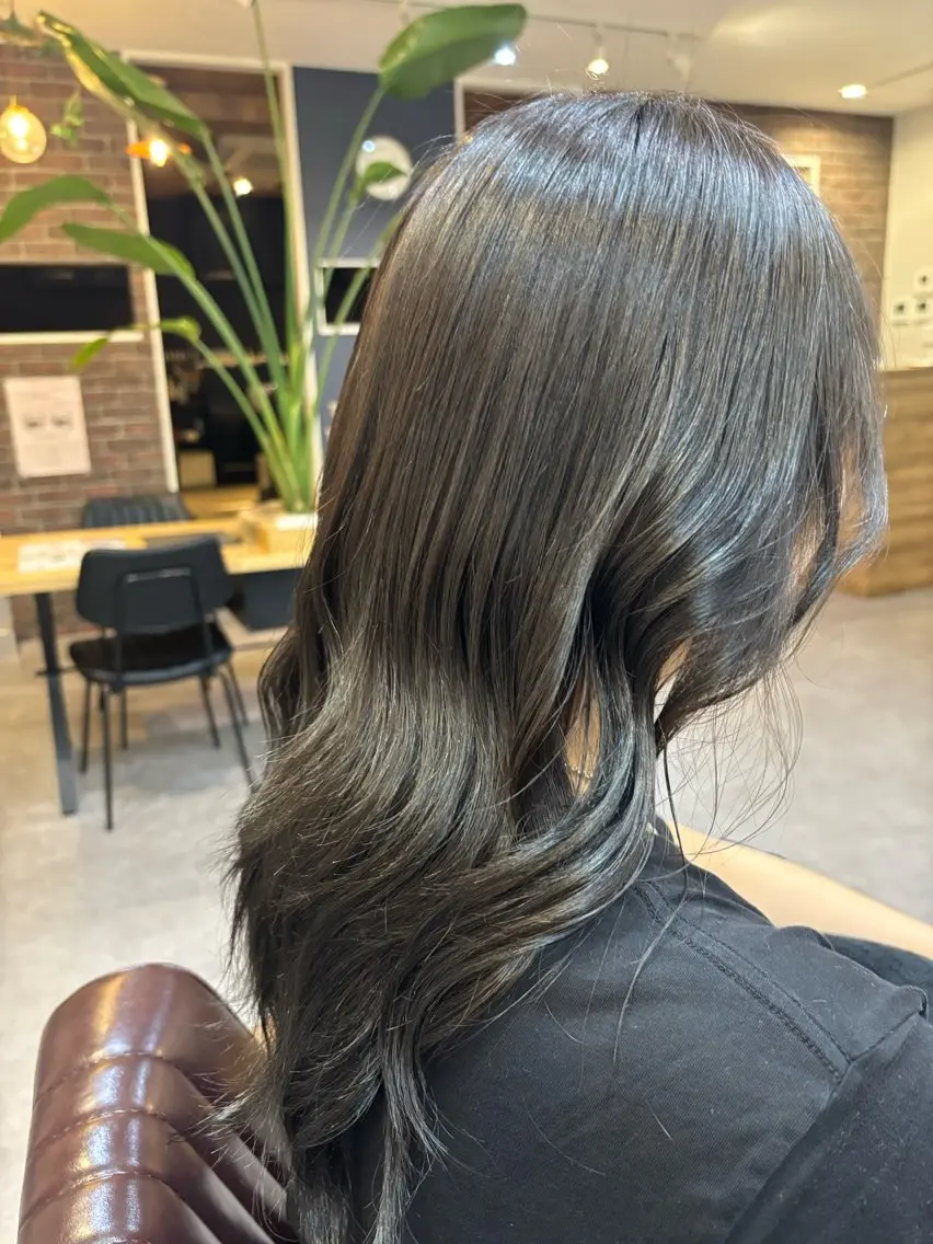 ミディアム カラー 透明感カラー ヘアカラー ✨髪質改善カラー✨ ストレート☔脇田のヘアスタイル