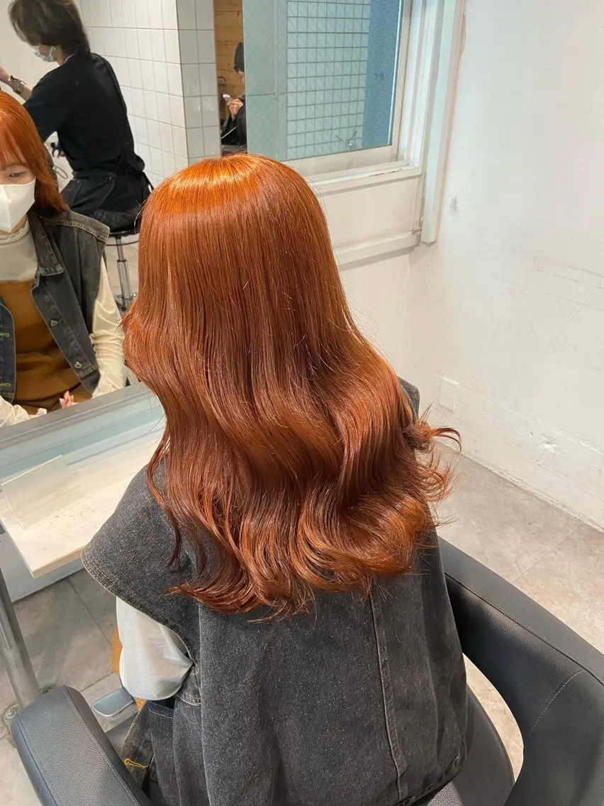 ロング カラー オレンジ ラベンダー💜 グレージュ🩶のヘアスタイル