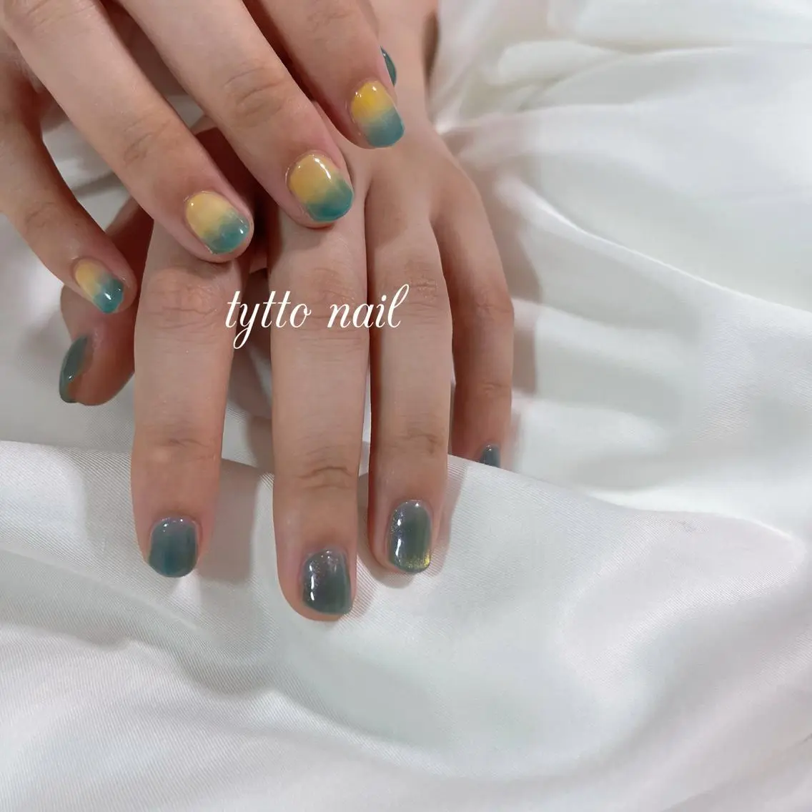 ネイル ブルー グラデーション キラキラネイル マグネットネイル ニュアンスネイル ハンドネイル tytto nail ❤︎‪‪eri‪‪のネイルデザイン