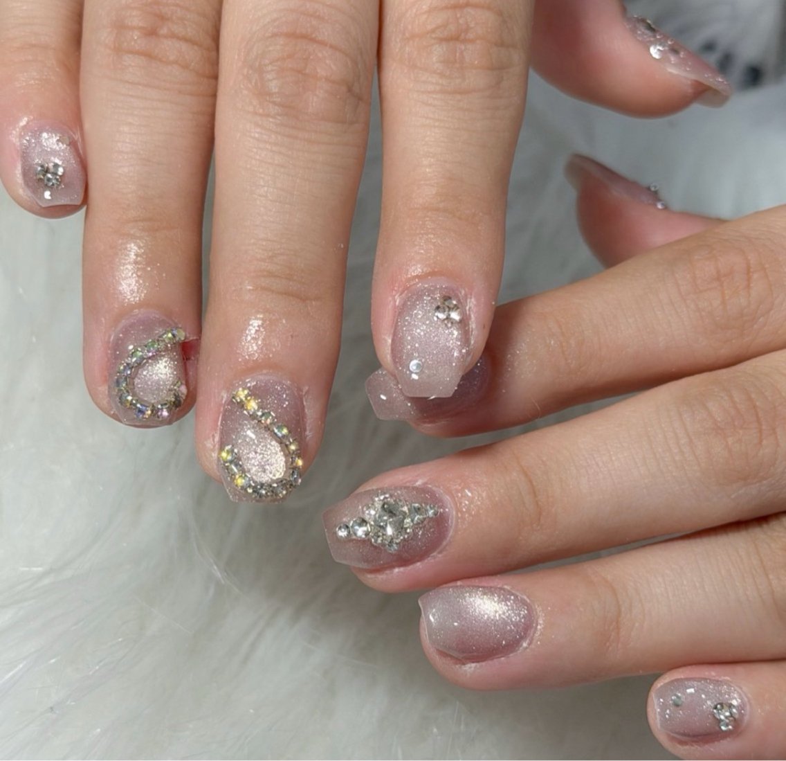 ネイル ハンドネイル フットネイル LAVISH sakiのネイルデザイン