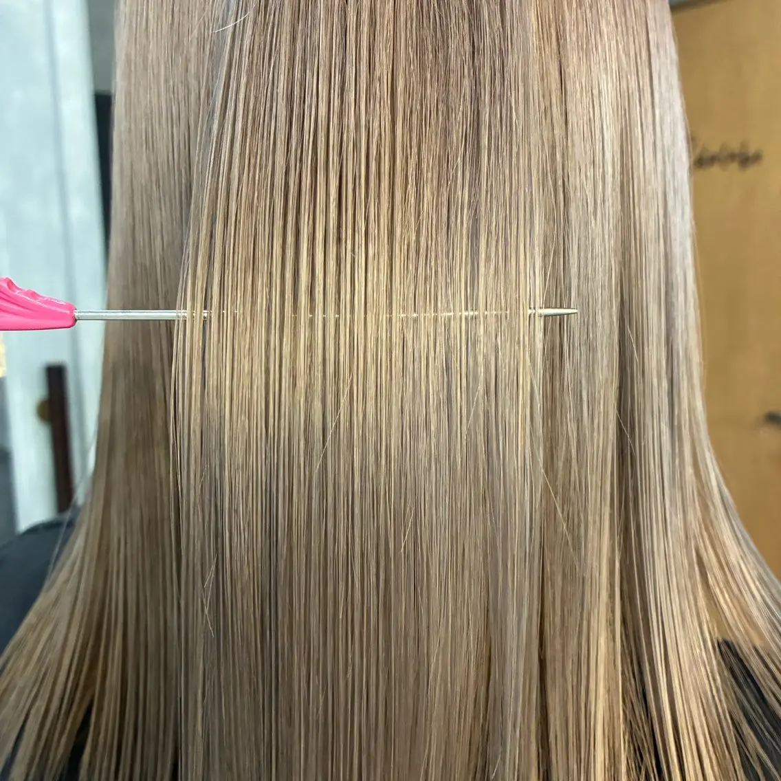 セミロング カラー ベージュカラー ブリーチ 透明感カラー ダブルカラー ハイトーンカラー ヘアカラー サヤ/透明感カラー/ 縮毛矯正のヘアスタイル