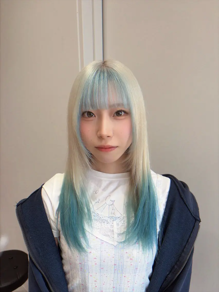 ロング カラー ブルーカラー カット ヘアカラー トリートメント ホワイトカラー☁️/ Yuya/ハイトーンのヘアスタイル