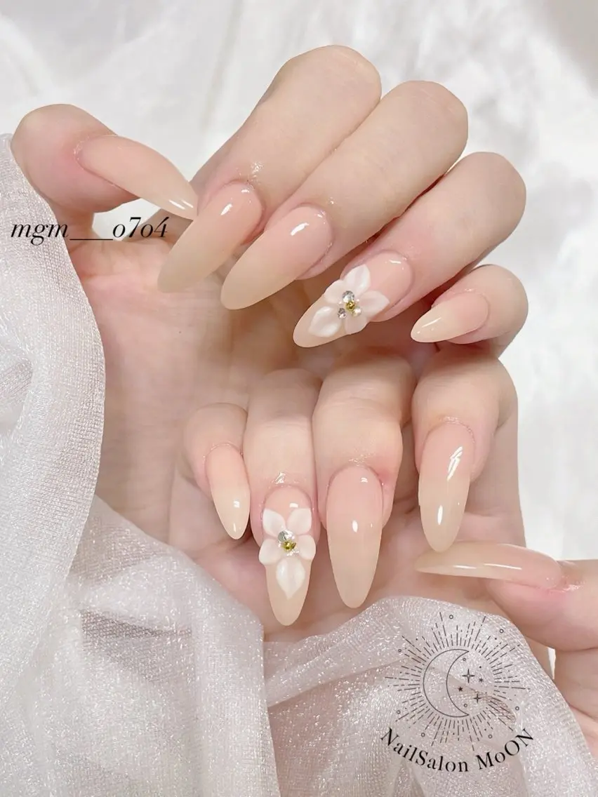 ハンドネイル ハンドケア MoON...❤︎ MeGuのネイルデザイン
