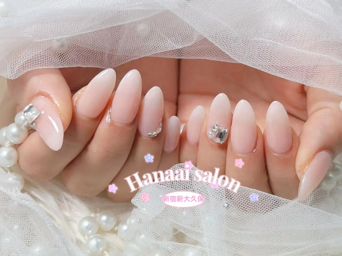 ミディアム 西村 華蓮のネイルデザイン