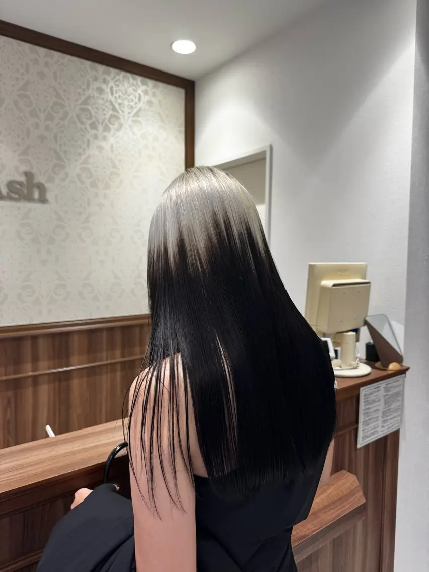 ロング カット ヘアカラー デザインカラー Mirutayaのヘアスタイル