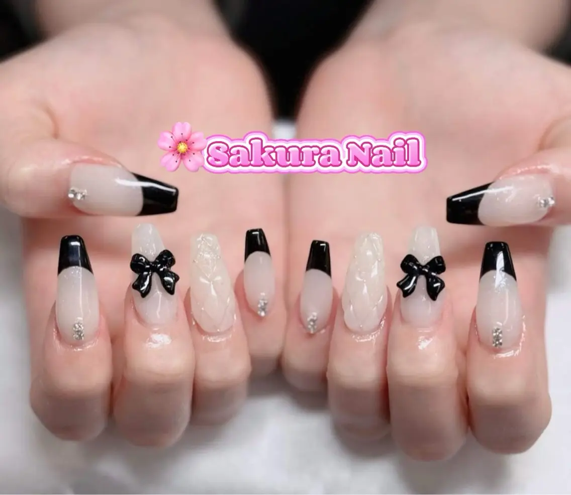 ネイル アートネイル オーロラネイル ボルドー チークネイル フレンチネイル ハンドネイル Sakura Nail Salonのネイルデザイン