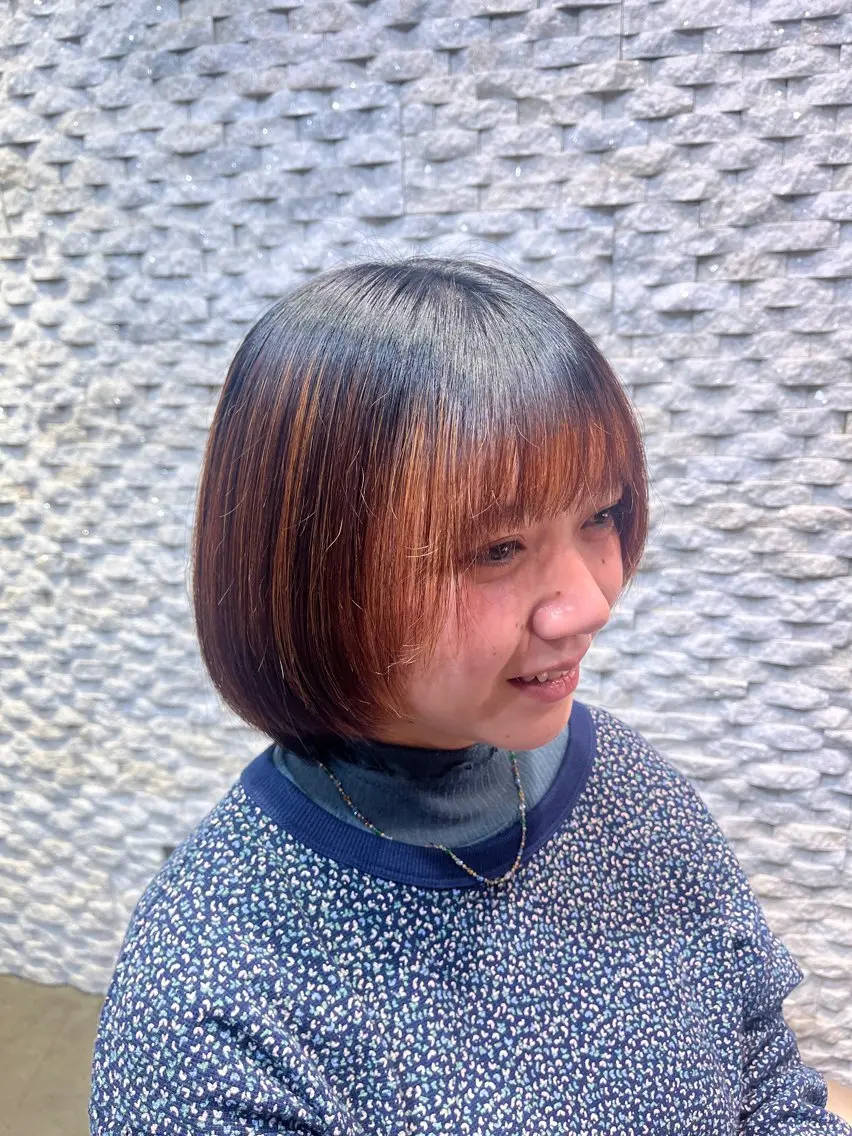 ミディアム 吉田 理那のヘアスタイル