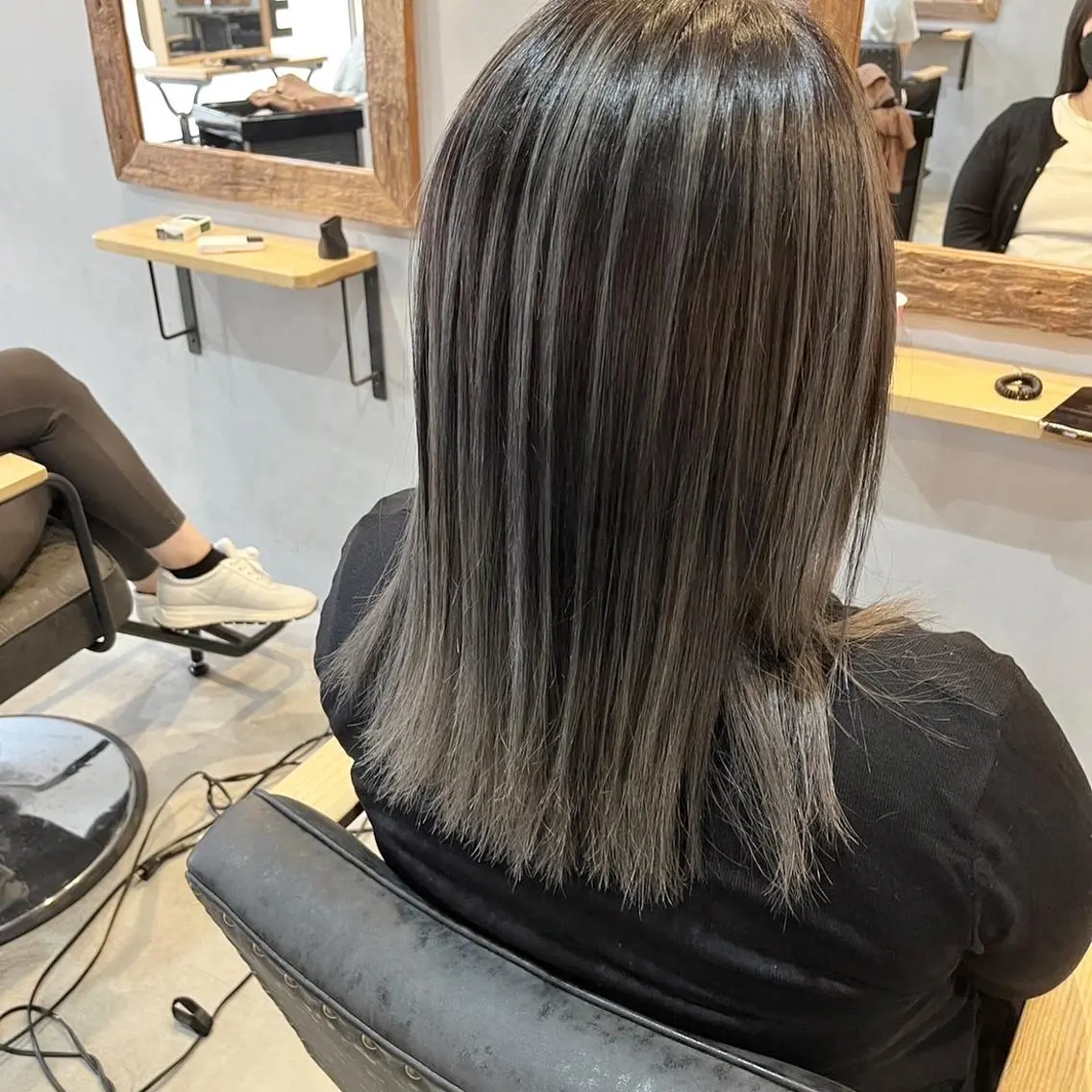 ミディアム カラー ハイライト 透明感カラー松本のヘアスタイル