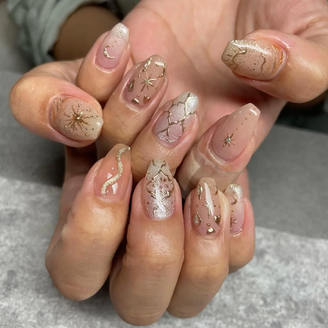 ネイル ハンドネイル フットネイル with hues AYAのネイルデザイン