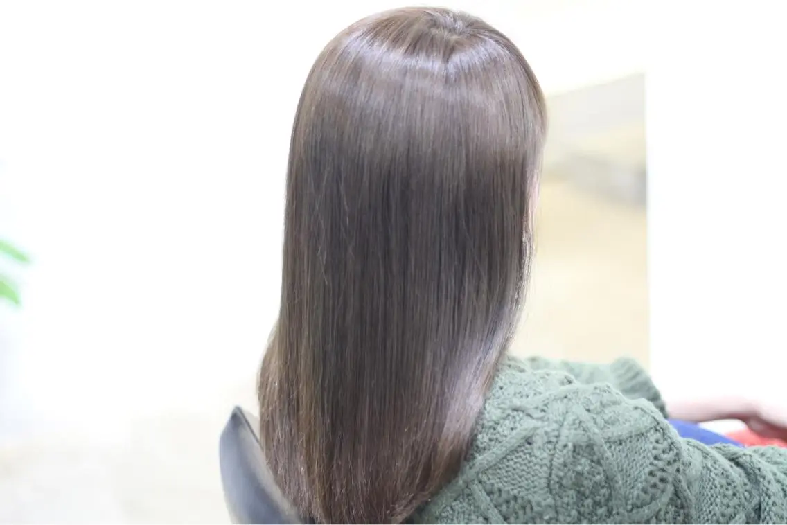 セミロング カラー ブリーチ グレージュ ブリーチなしカラー 矢島 真樹のヘアスタイル