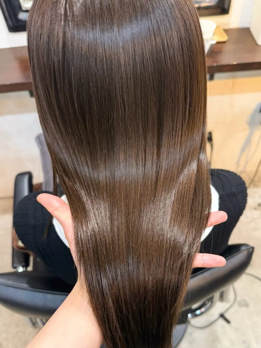 セミロング カラー ブラウンカラー 髪質改善 三條 朋香のヘアスタイル