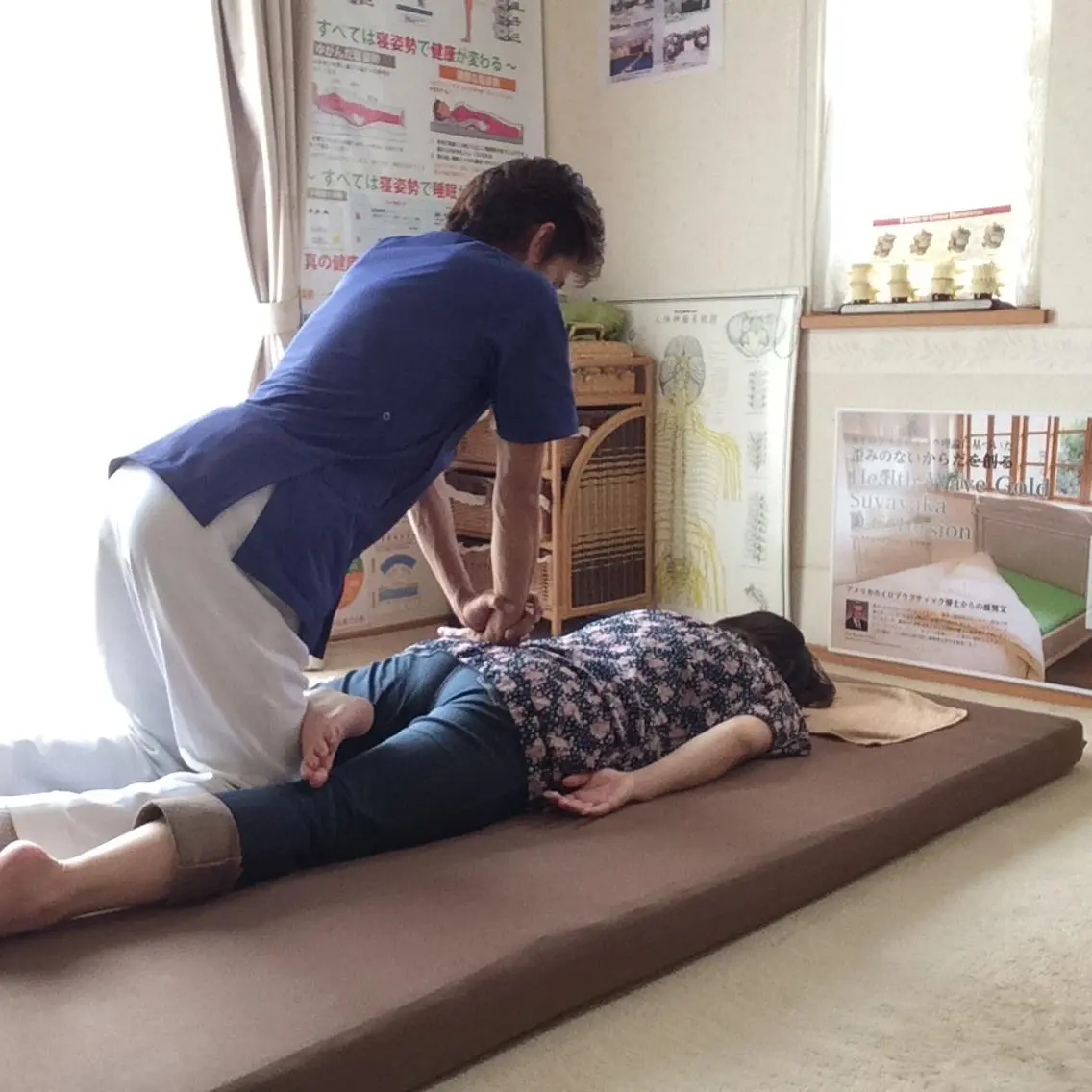 カイロプラクティック施術 学生の写真
