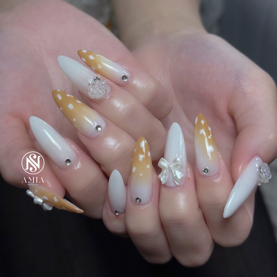 ロング ハンドネイル 🌟AMIA BEAUTY🌟のネイルデザイン
