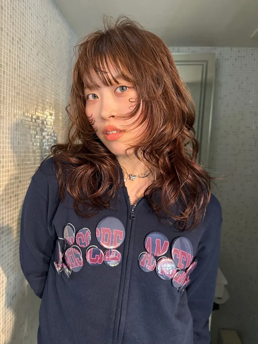 セミロング カラー パーマ ヘアアレンジ ヘアカラー トリートメント ヘアセット MIYU/ケアブリ ーチカラー／デザインのヘアスタイル