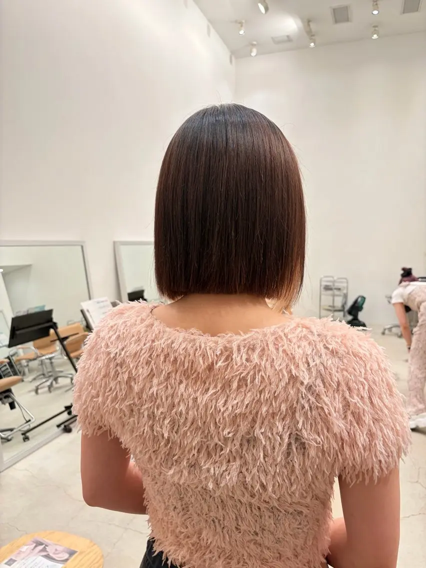 ミディアム ボブ カット 羽鳥 菜々子のヘアスタイル