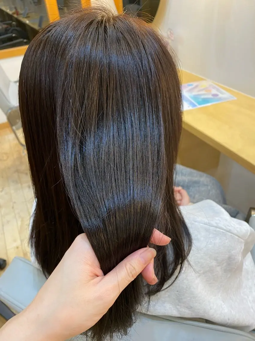 ミディアム 艶カラー／ストレート かとうゆうき🍯のヘアスタイル