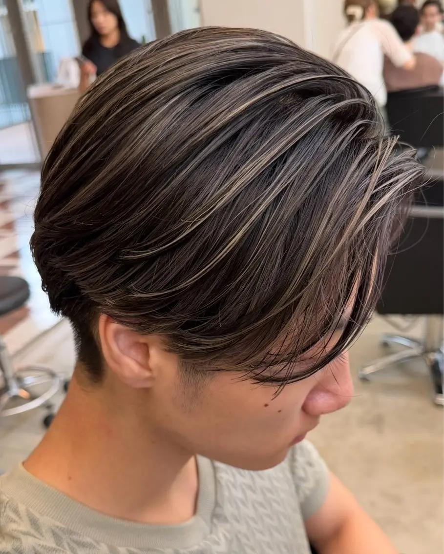 カラー メンズ メンズバレイヤージュ メンズブリーチ メンズハイトーン バレイヤージュ ブリーチ カット ヘアカラー 中川 稜のヘアスタイル