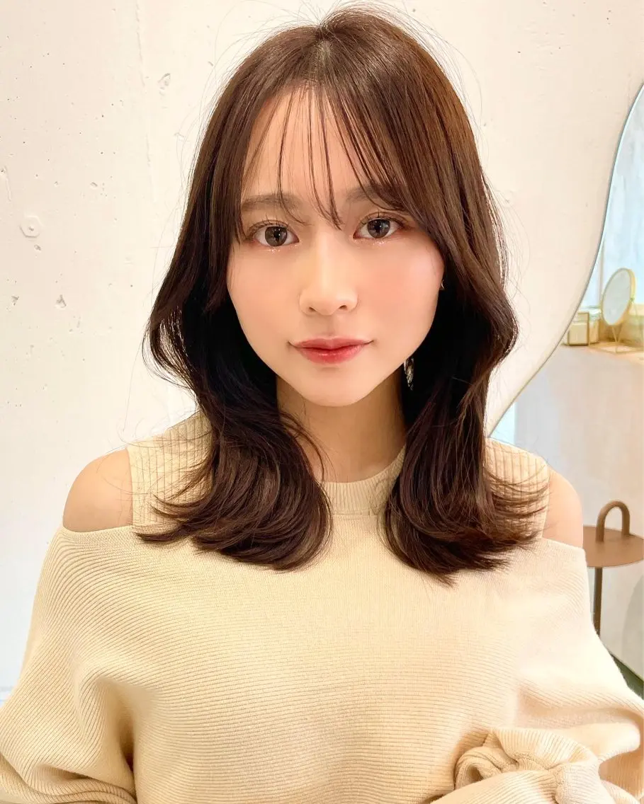 ミディアム カラー ベージュカラー ブリーチ 透明感カラー ダブルカラー グレージュ カット ヘアカラー 上品ヘア🤍顔周り/ レイヤー✨/林遼一郎のヘアスタイル