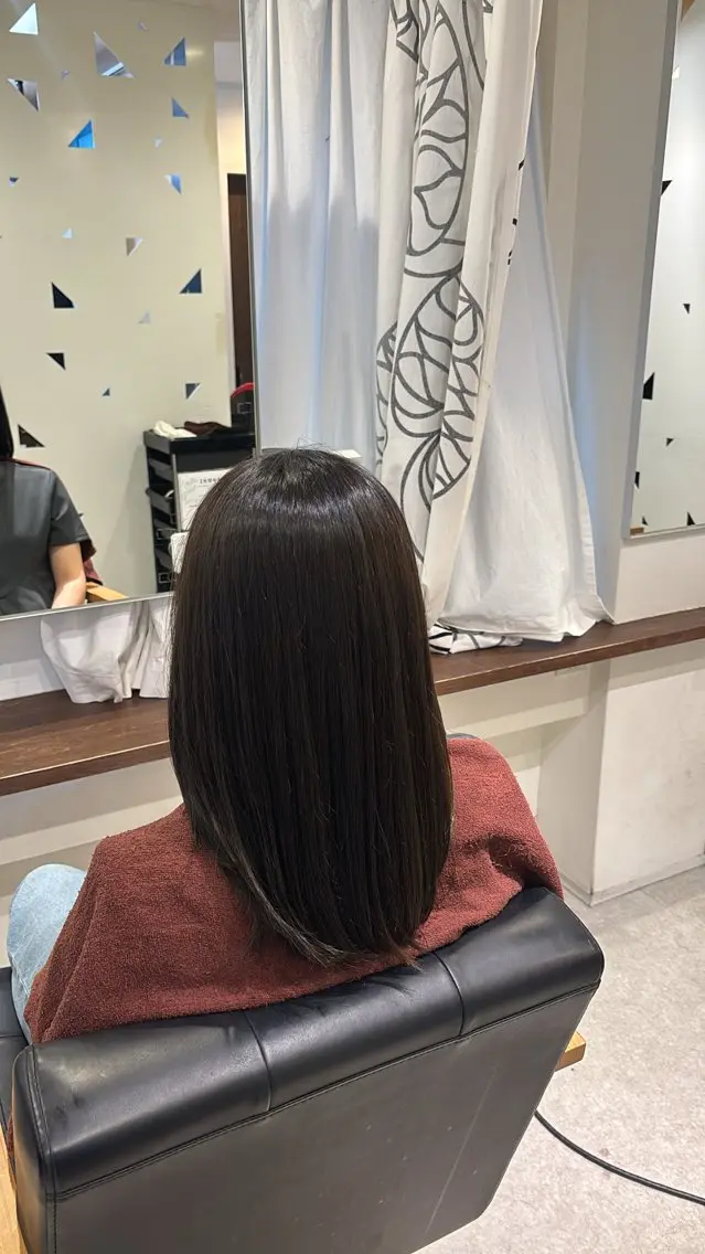 セミロング カラー ヘアカラー 真鍋 月音のヘアスタイル