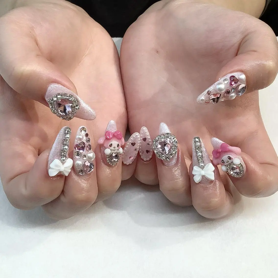 ネイル ハンドネイル 💎🐰 saki. m 🐰💎のネイルデザイン