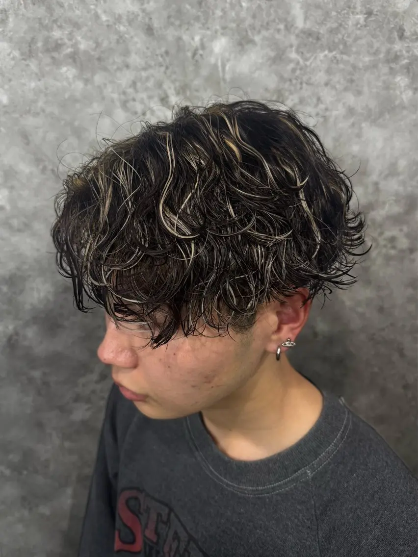 カラー パーマ メンズ カット ヘアカラー パーマ トリートメント ヘアセット メンズパーマ特化 店長望月謙二郎のヘアスタイル