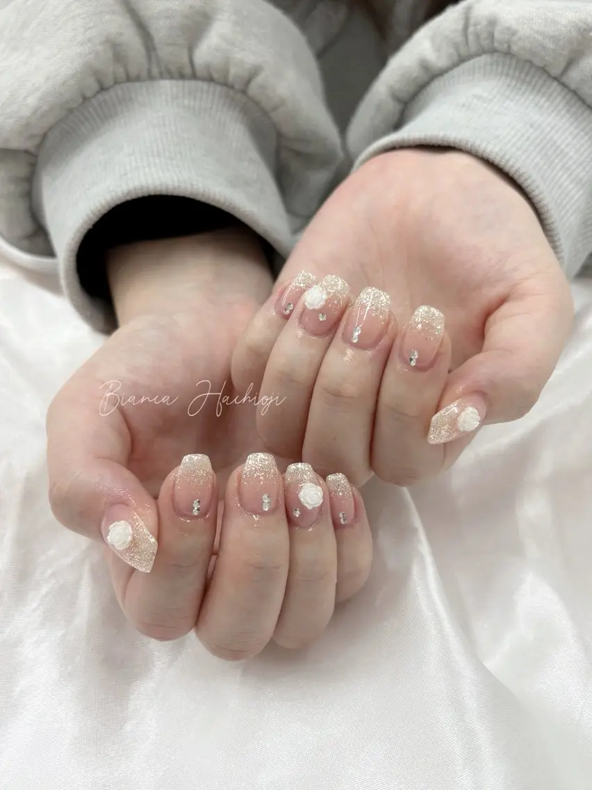 ネイル 持ち込み ハンドネイル Bianca🩶 SHIONOのネイルデザイン