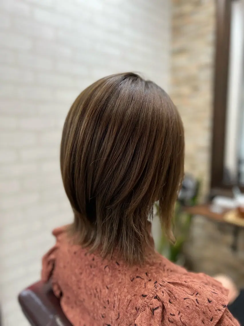 ミディアム カラー ボブレイヤー アッシュ ベージュカラー ボブ レイヤーカット 多賀 順平のヘアスタイル