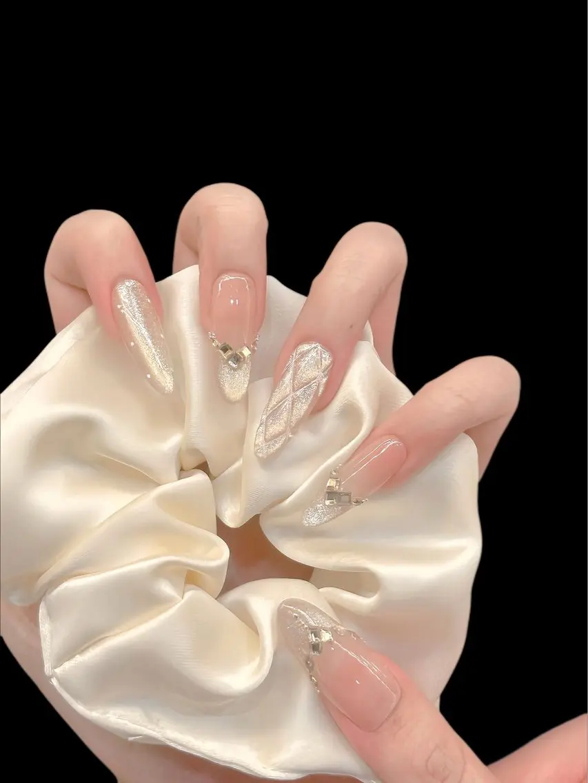 ネイル フレンチネイル キラキラネイル 韓国ネイル シンプルネイル ワンホンネイル ハンドネイル MEI Nailのネイルデザイン
