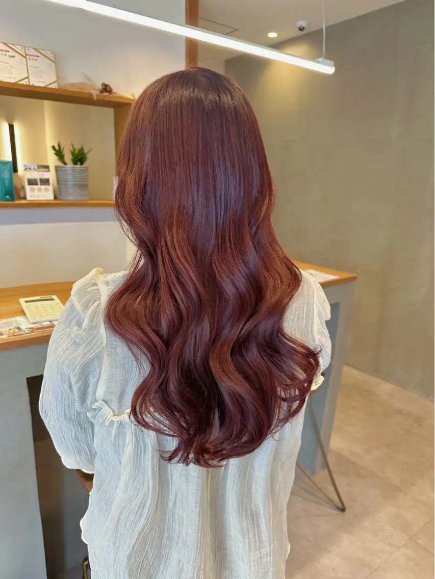 ロング カット ヘアカラー AILERON 神村のヘアスタイル