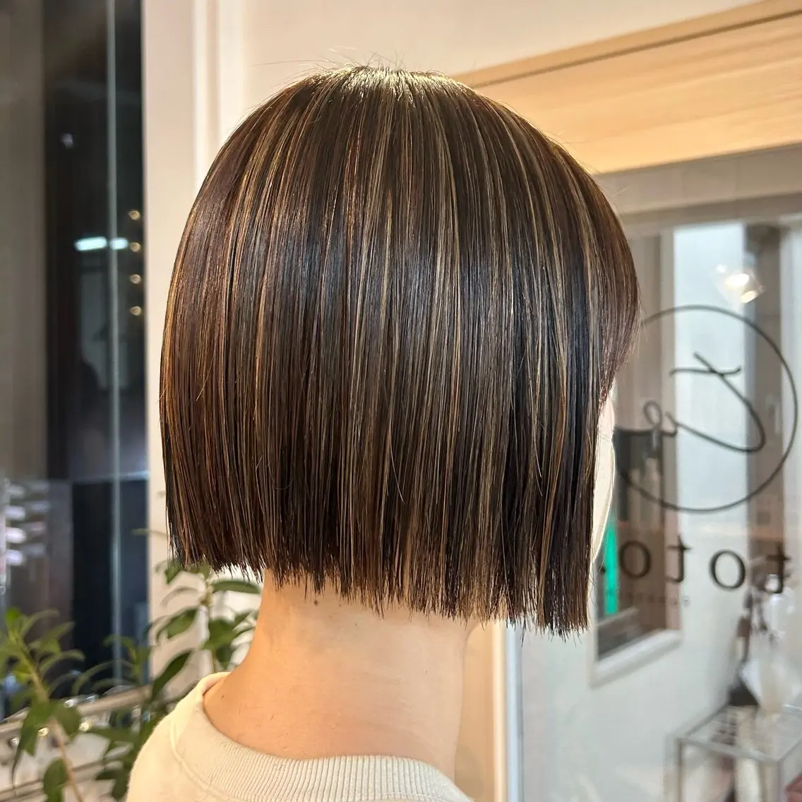 ミディアム カラー ボブ カット ヘアカラー トリートメント ハイライト/レイヤー /艶髪/吉田愛望のヘアスタイル