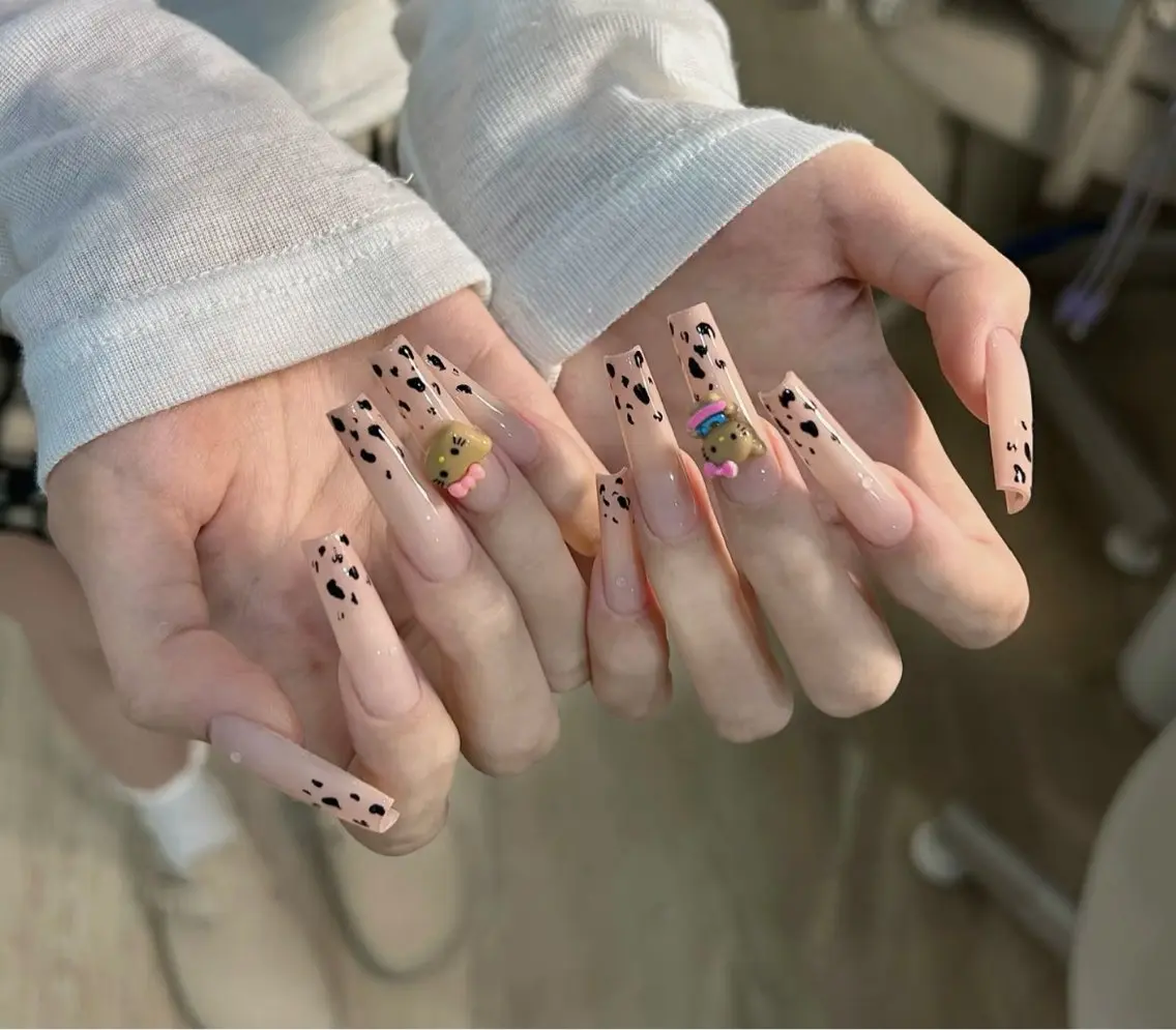 ネイル ハンドネイル Yuri ユリのネイルデザイン