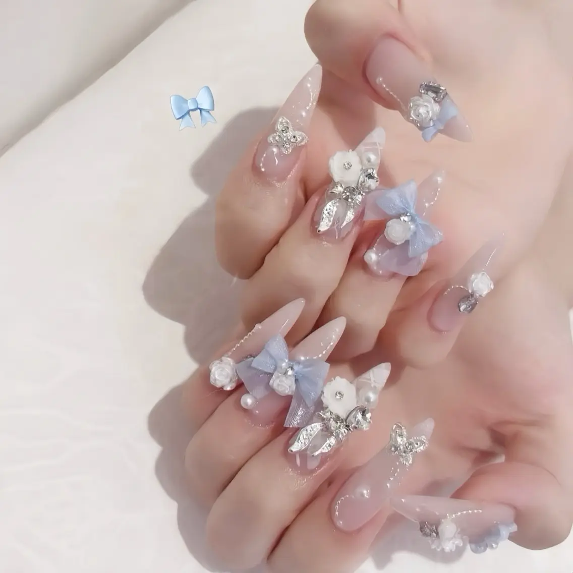ネイル ブルー フラッシュネイル フラワーネイル ホログラムネイル キラキラネイル ハンドネイル Rin Nail 新大久保店のネイルデザイン