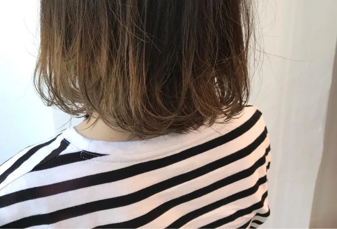 ミディアム カラー ブリーチ グラデーションカラー ボブ 透明感カラー/ レイヤー　YUKAのヘアスタイル