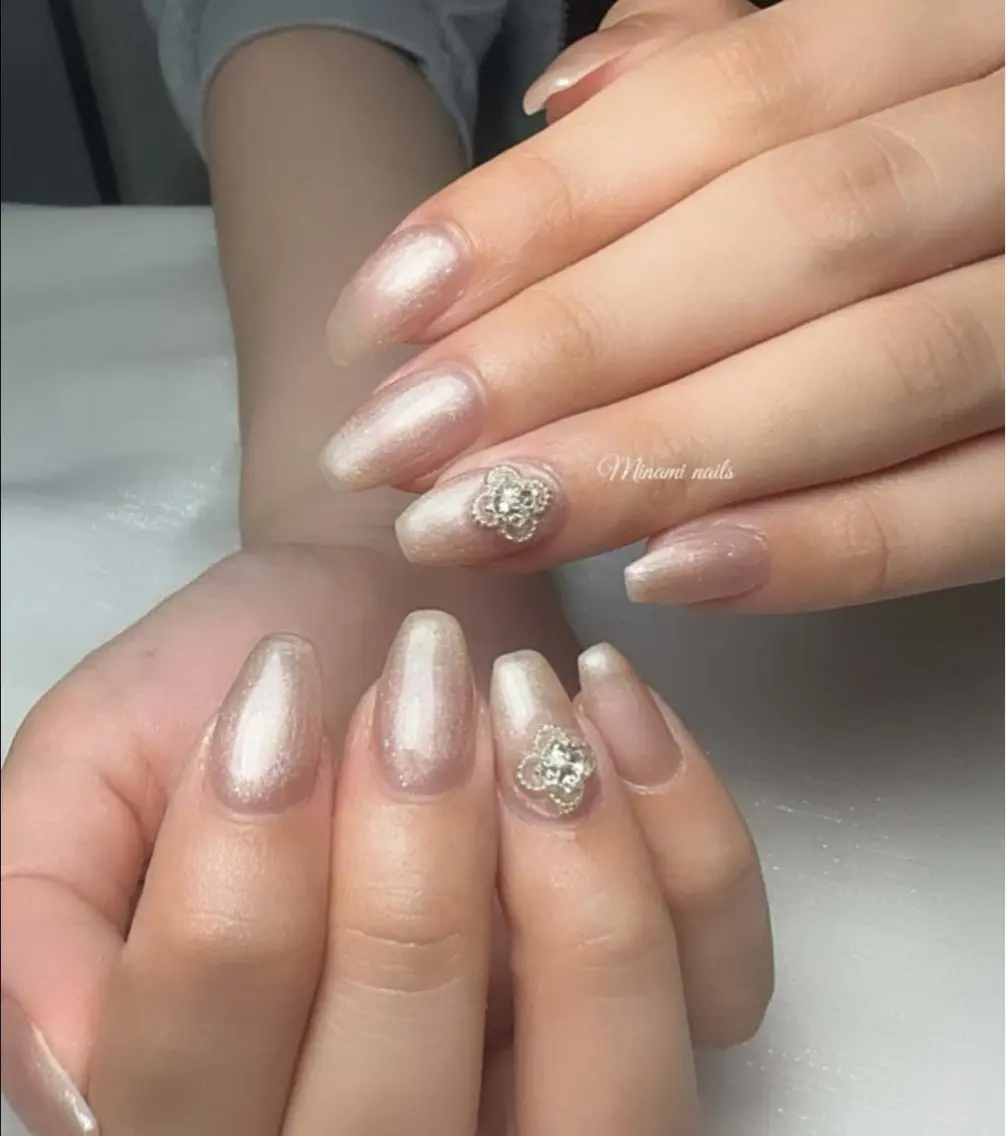ネイル アートネイル オーロラネイル ガーリー キラキラネイル 韓国ネイル ハンドネイル Minami Nailsのネイルデザイン