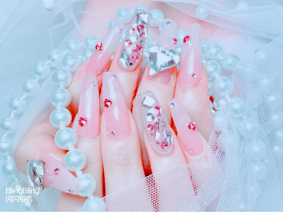 ネイル オーロラネイル チークネイル 長さ出し フットネイル フレンチネイル ハンドネイル ハンドケア NaNa nailのネイルデザイン